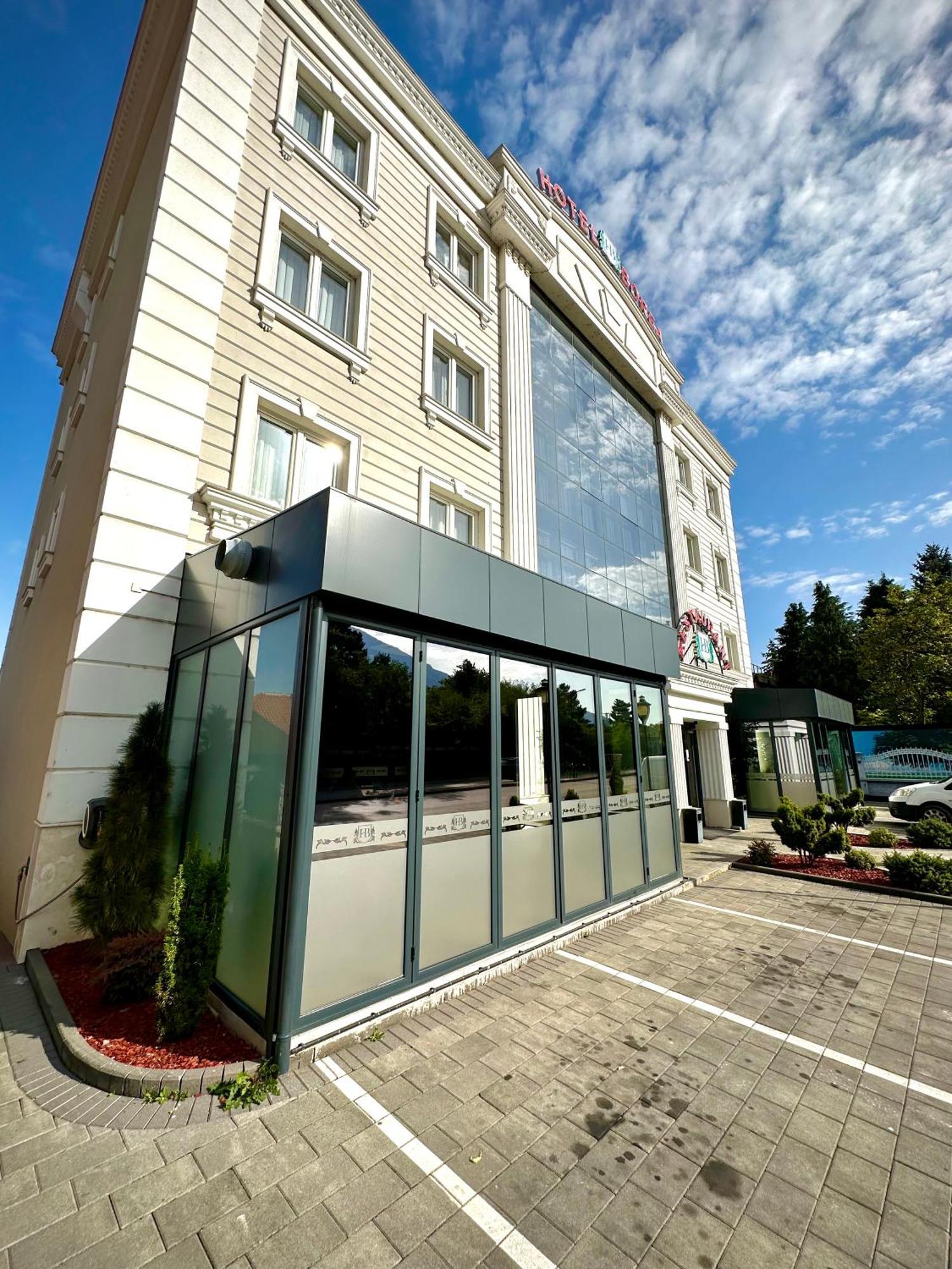 Hotel Borea Печ Екстериор снимка
