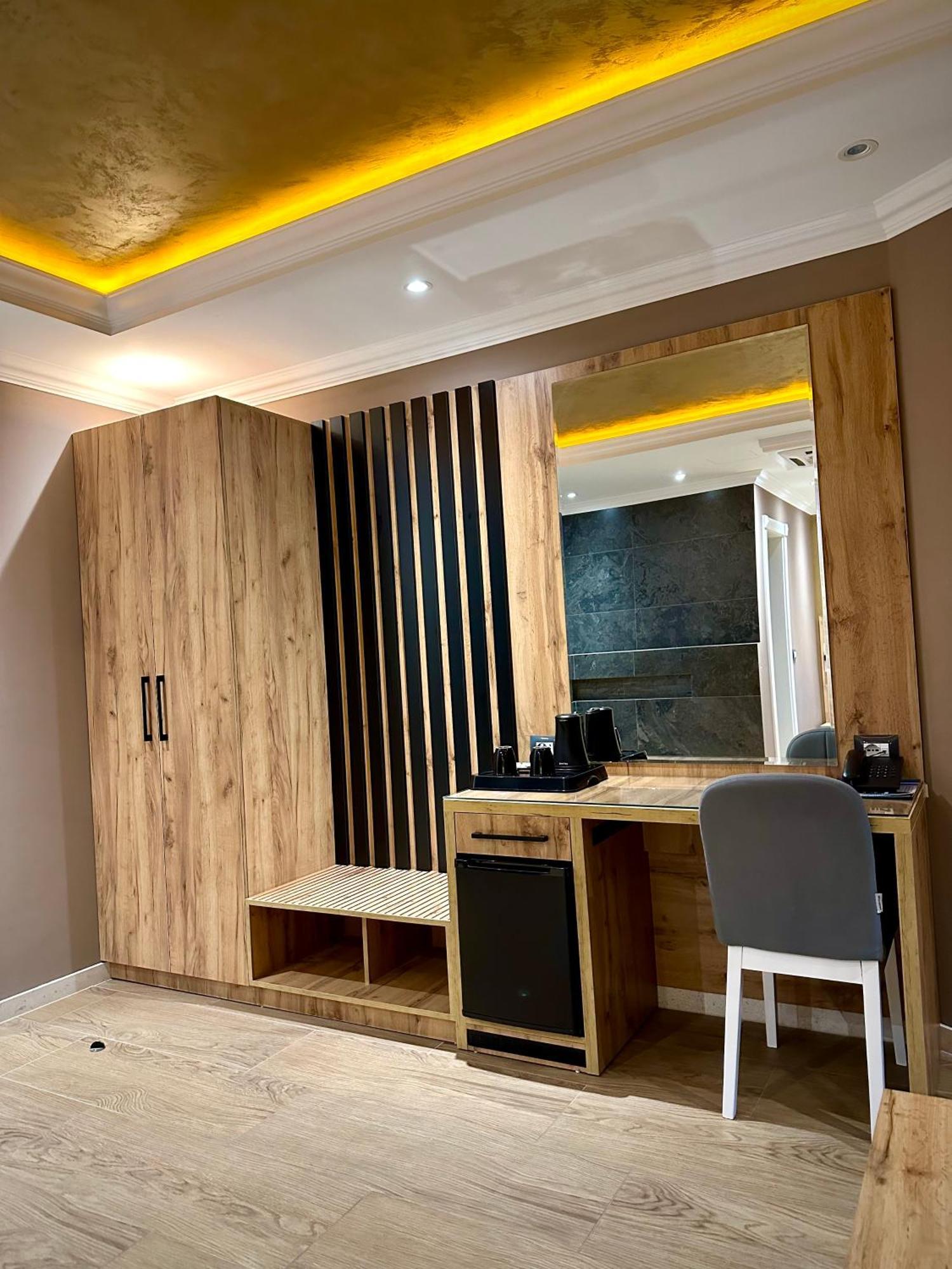 Hotel Borea Печ Екстериор снимка