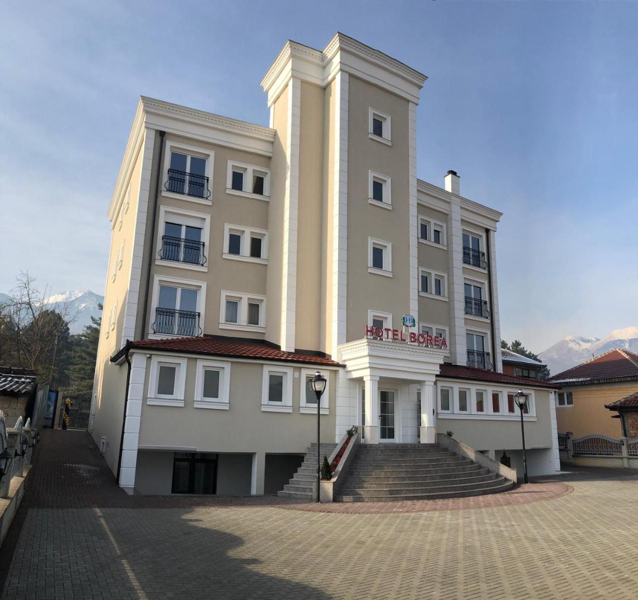 Hotel Borea Печ Екстериор снимка
