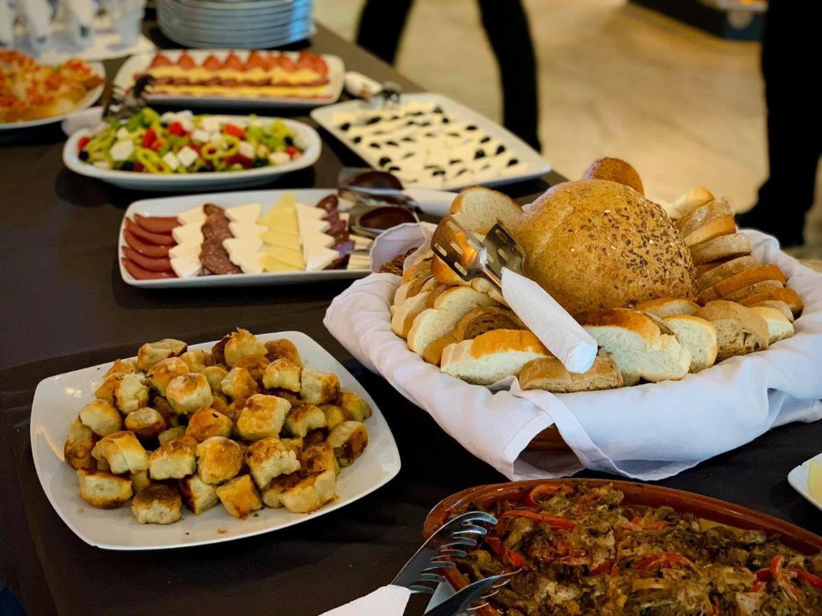 Hotel Borea Печ Екстериор снимка