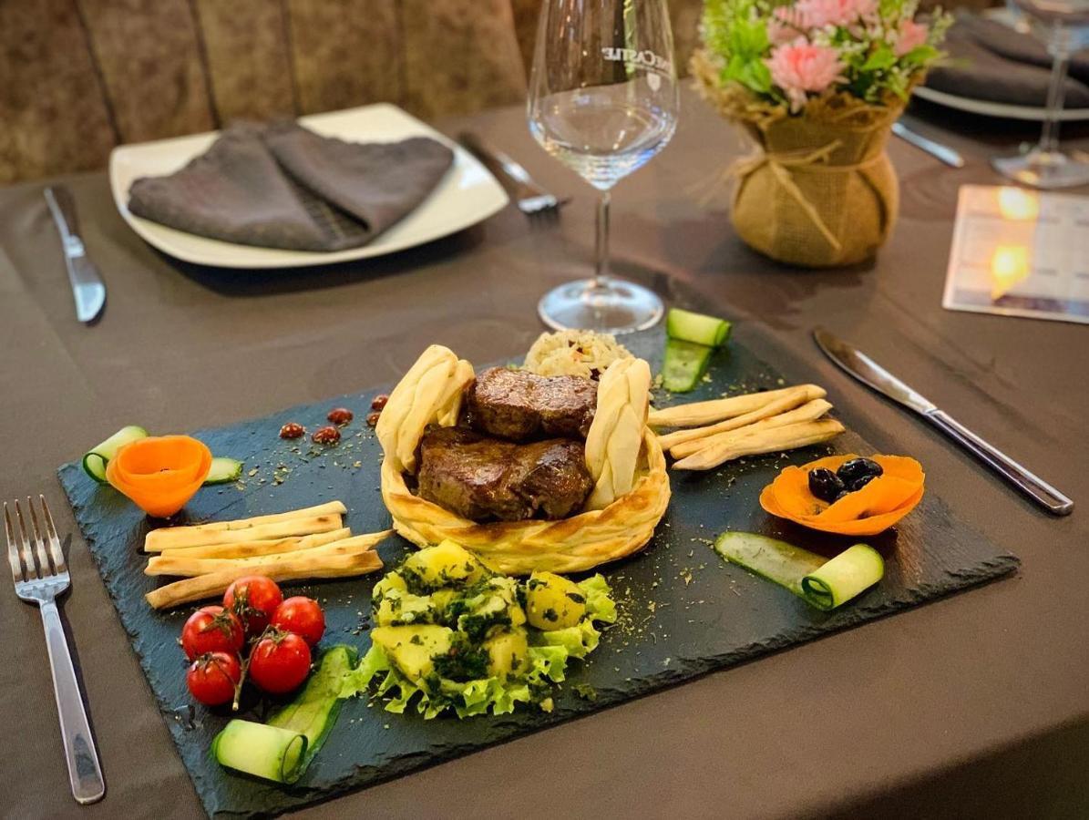 Hotel Borea Печ Екстериор снимка